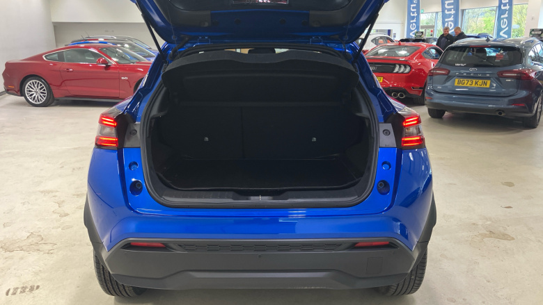 Nissan Juke 1.0 DiG-T 114 N-Connecta 5dr Petrol Hatchback